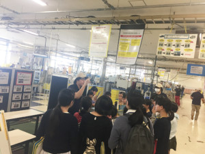 小学生の工場見学